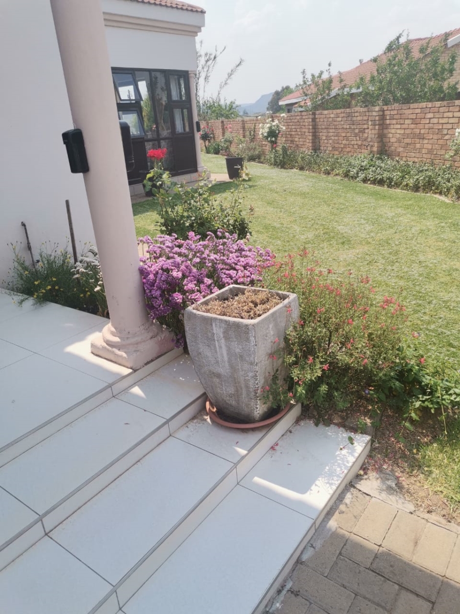 5 Bedroom Property for Sale in Ladybrand Free State